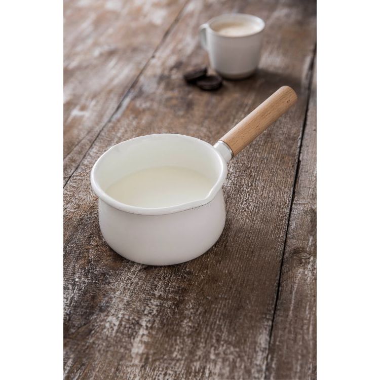 Garden Trading Enamel Milk Pan Warm White